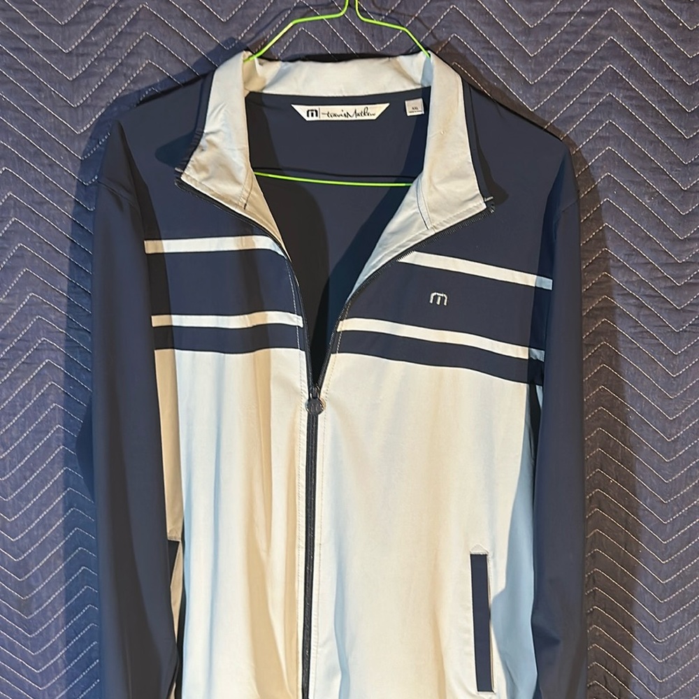 Travis Mathew XXL full zipper lightweight rain jacket…dark blue w/grey